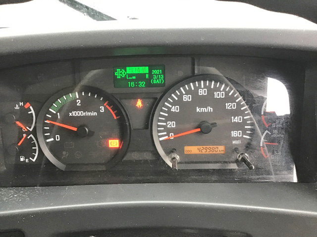 いすゞフォワード冷凍車（冷蔵車）中型（4t）[写真21]