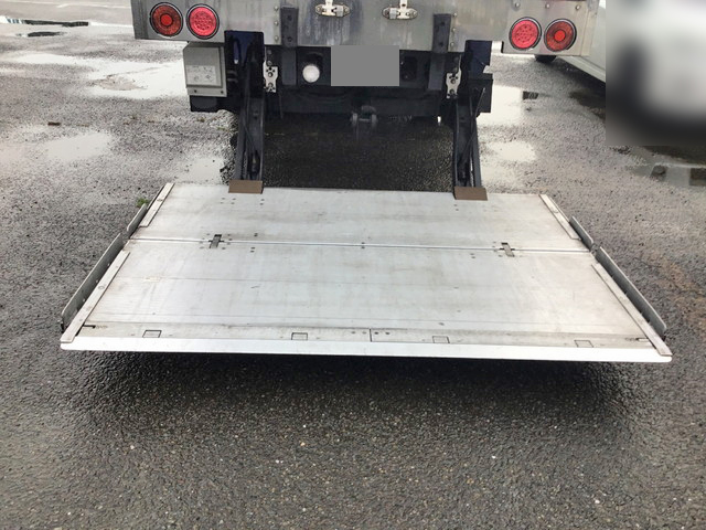 いすゞフォワード冷凍車（冷蔵車）中型（4t）[写真09]