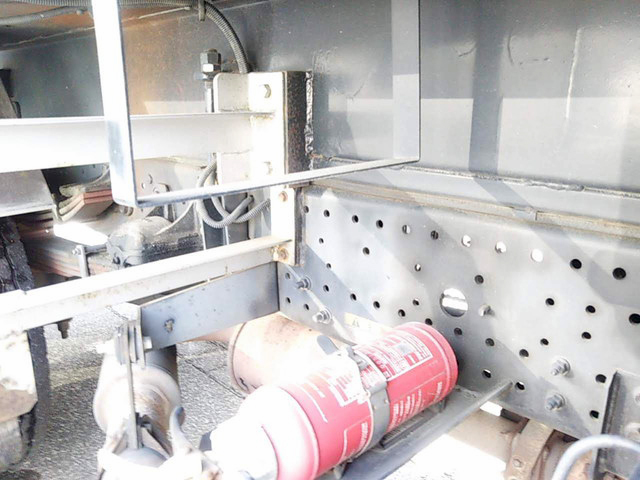 いすゞフォワードパッカー車（塵芥車）中型（4t）[写真10]