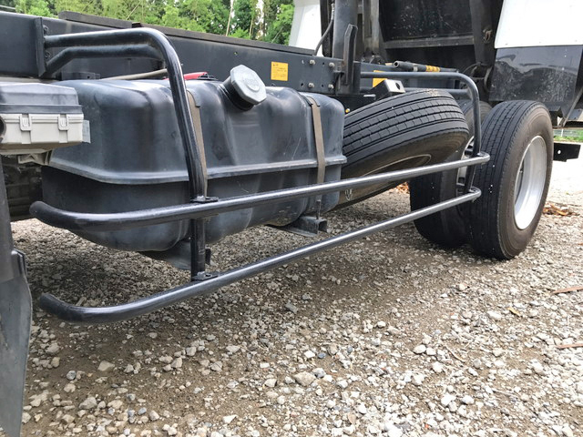 いすゞフォワード深ダンプ（土砂禁ダンプ）中型（4t）[写真19]