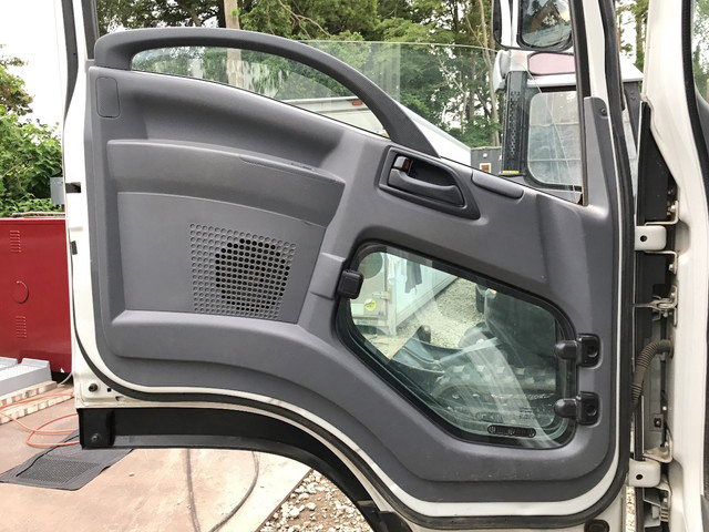 いすゞフォワード深ダンプ（土砂禁ダンプ）中型（4t）[写真29]