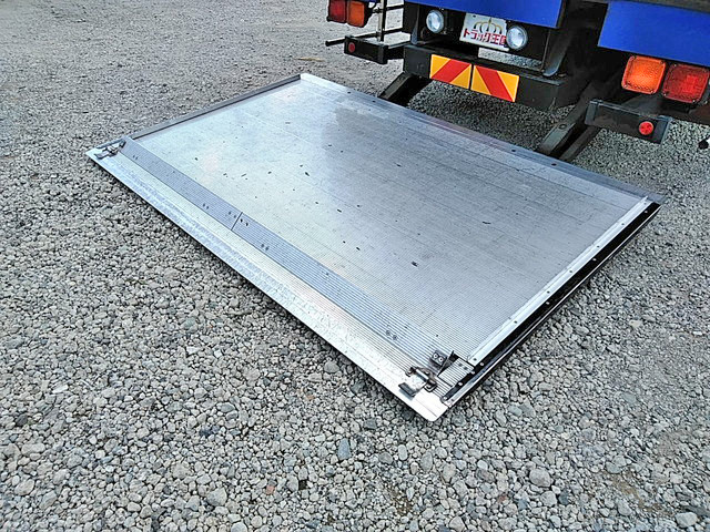 日野レンジャーアルミウイング中型（4t）[写真19]