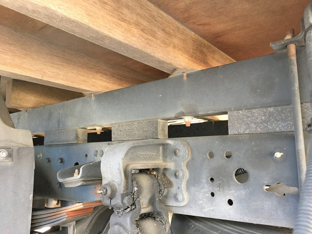 三菱ふそうキャンター平ボディ小型（2t・3t）[写真20]