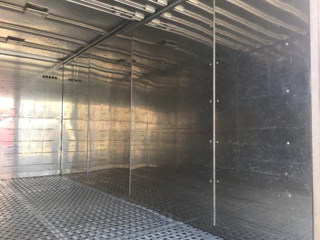 いすゞエルフアルミバン小型（2t・3t）[写真11]