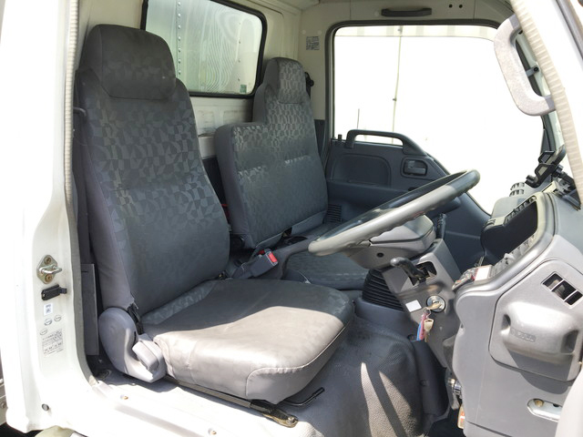 いすゞエルフアルミバン小型（2t・3t）[写真29]