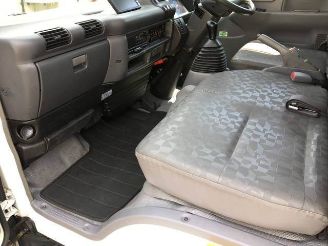 いすゞエルフアルミバン小型（2t・3t）[写真31]