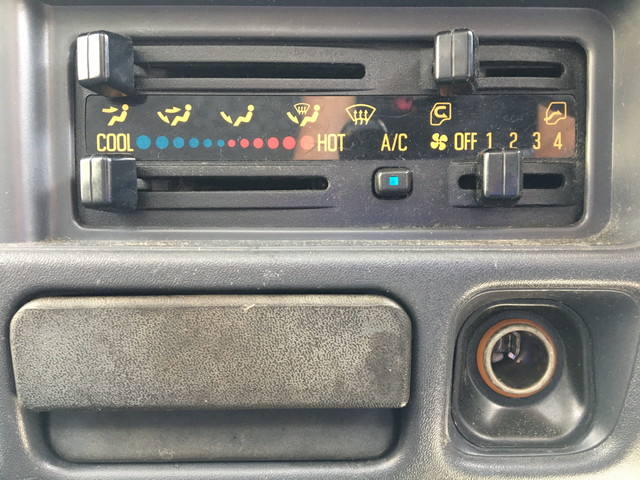 いすゞエルフアルミバン小型（2t・3t）[写真34]