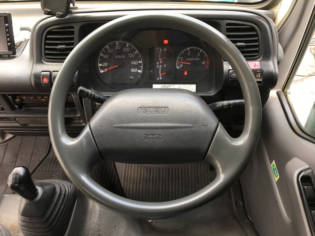 いすゞエルフアルミバン小型（2t・3t）[写真37]