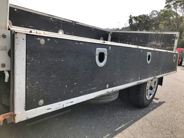 三菱ふそうキャンター平ボディ小型（2t・3t）[写真15]