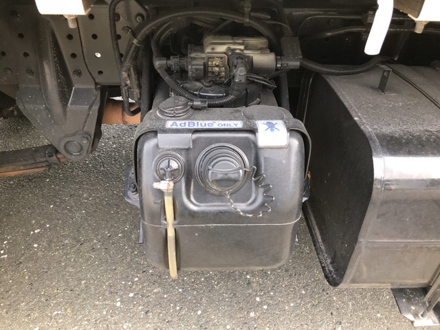 三菱ふそうキャンター平ボディ小型（2t・3t）[写真17]