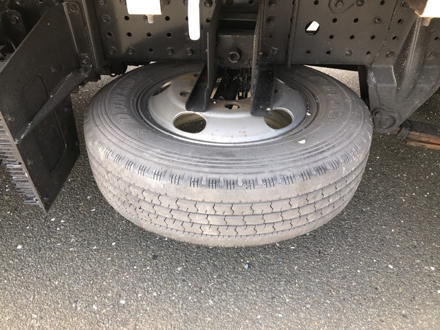 三菱ふそうキャンター平ボディ小型（2t・3t）[写真19]