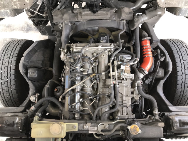 三菱ふそうキャンター平ボディ小型（2t・3t）[写真24]