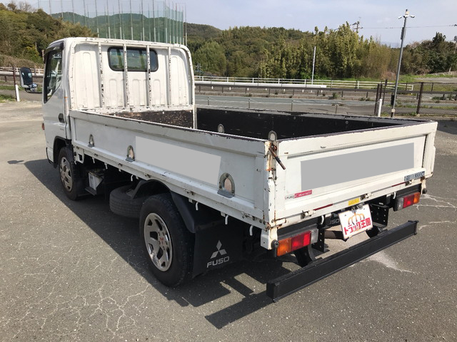 三菱ふそうキャンター平ボディ小型（2t・3t）[写真04]