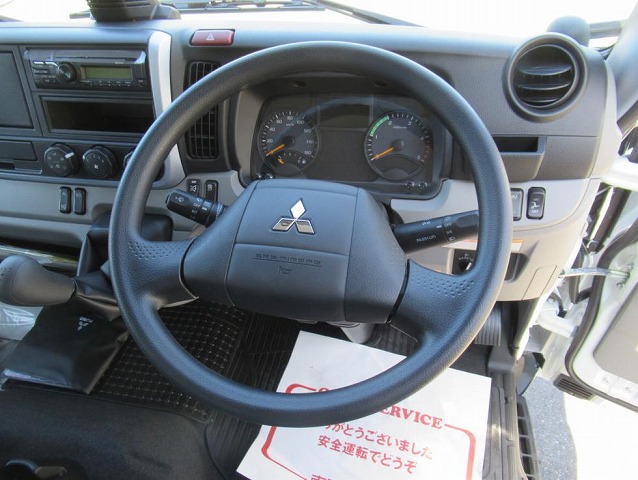 三菱ふそうキャンターアルミバン小型（2t・3t）[写真11]