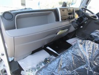 三菱ふそうキャンターアルミバン小型（2t・3t）[写真17]