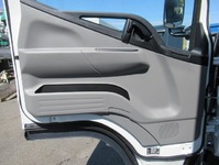 三菱ふそうキャンターアルミバン小型（2t・3t）[写真18]