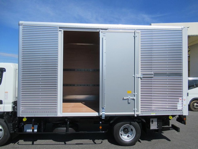 三菱ふそうキャンターアルミバン小型（2t・3t）[写真20]