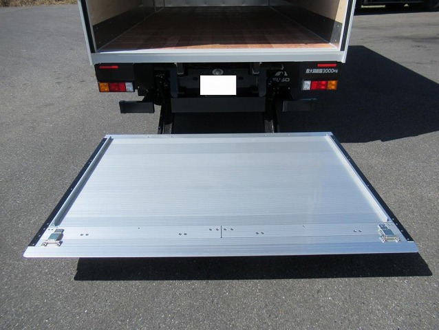 三菱ふそうキャンターアルミバン小型（2t・3t）[写真22]