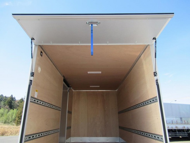 三菱ふそうキャンターアルミバン小型（2t・3t）[写真24]