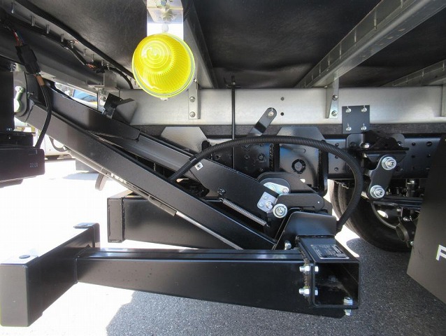 三菱ふそうキャンターアルミバン小型（2t・3t）[写真30]