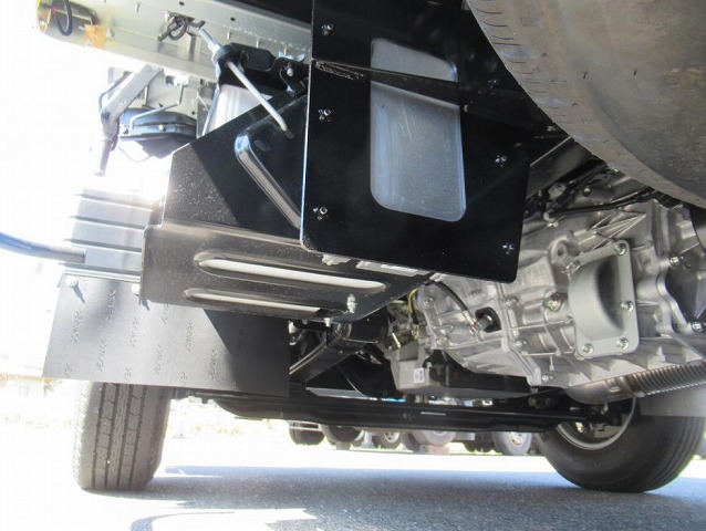 三菱ふそうキャンターアルミバン小型（2t・3t）[写真37]