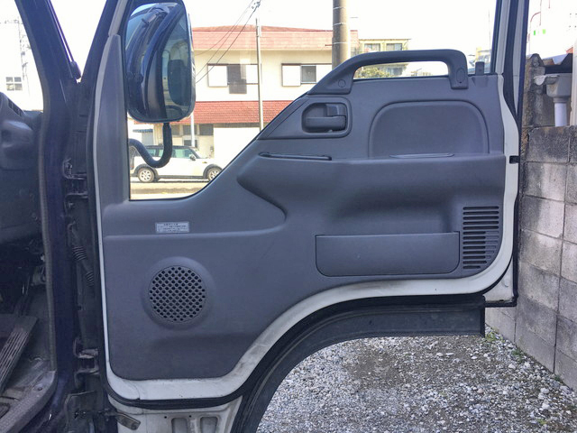 いすゞエルフ幌ウイング小型（2t・3t）[写真27]