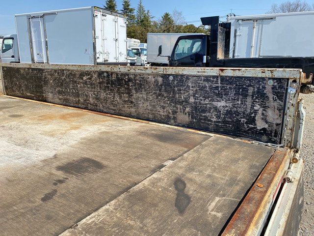 三菱ふそうキャンター平ボディ小型（2t・3t）[写真13]