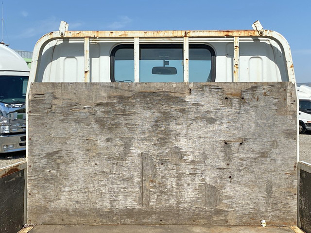 三菱ふそうキャンター平ボディ小型（2t・3t）[写真14]