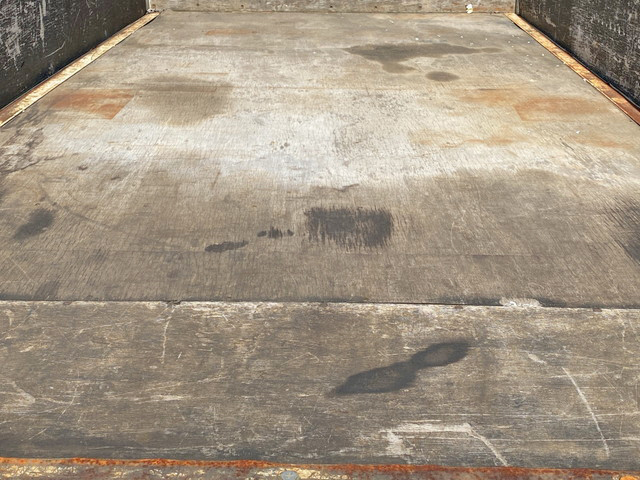 三菱ふそうキャンター平ボディ小型（2t・3t）[写真15]