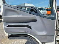 三菱ふそうキャンター平ボディ小型（2t・3t）[写真26]