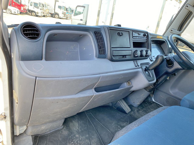 三菱ふそうキャンター平ボディ小型（2t・3t）[写真28]