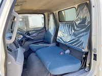 三菱ふそうキャンター平ボディ小型（2t・3t）[写真29]