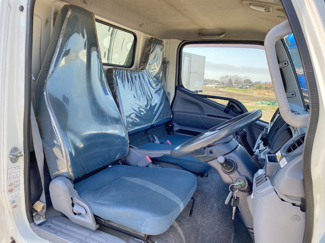 三菱ふそうキャンター平ボディ小型（2t・3t）[写真31]