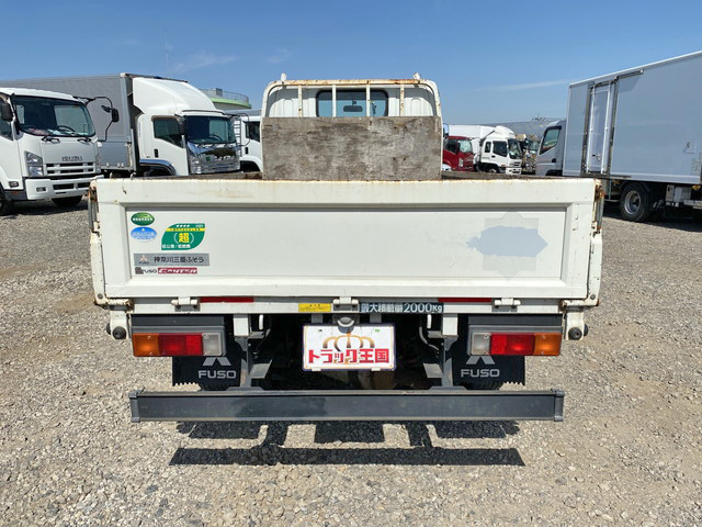 三菱ふそうキャンター平ボディ小型（2t・3t）[写真09]