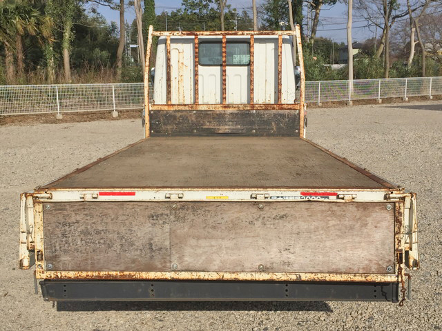 三菱ふそうキャンター平ボディ小型（2t・3t）[写真12]