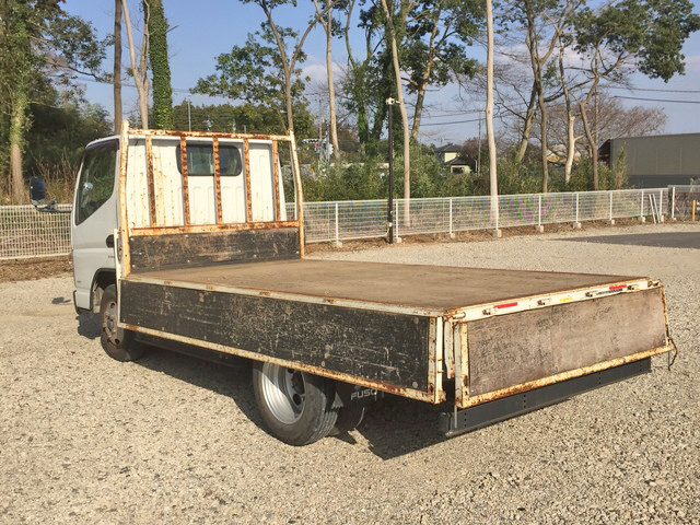 三菱ふそうキャンター平ボディ小型（2t・3t）[写真15]