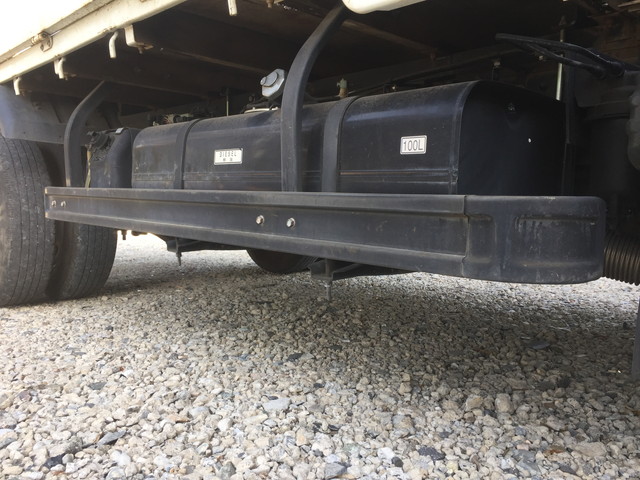 三菱ふそうキャンター平ボディ小型（2t・3t）[写真19]