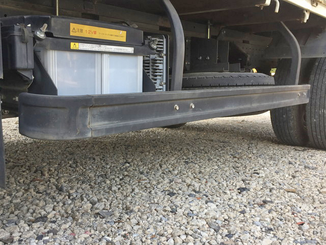 三菱ふそうキャンター平ボディ小型（2t・3t）[写真20]