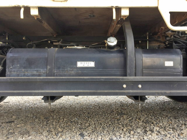 三菱ふそうキャンター平ボディ小型（2t・3t）[写真21]