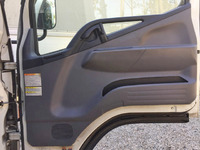 三菱ふそうキャンター平ボディ小型（2t・3t）[写真27]