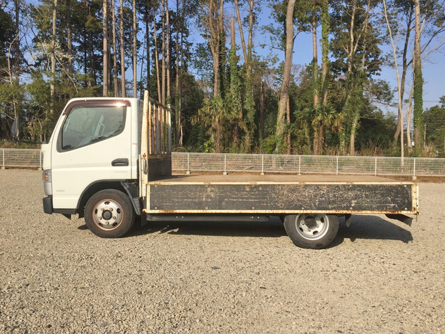 三菱ふそうキャンター平ボディ小型（2t・3t）[写真06]