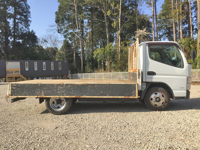 三菱ふそうキャンター平ボディ小型（2t・3t）[写真08]