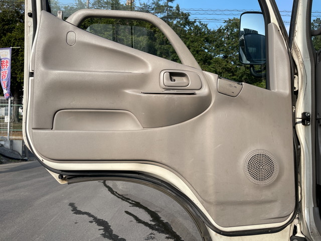 日野デュトロ冷凍車（冷蔵車）小型（2t・3t）[写真26]