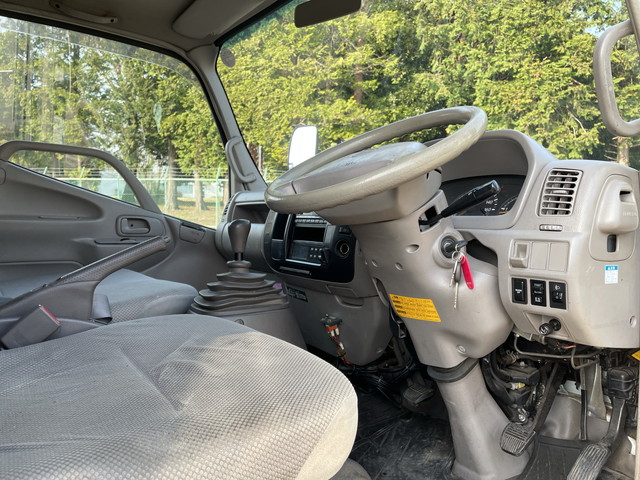 日野デュトロ冷凍車（冷蔵車）小型（2t・3t）[写真29]