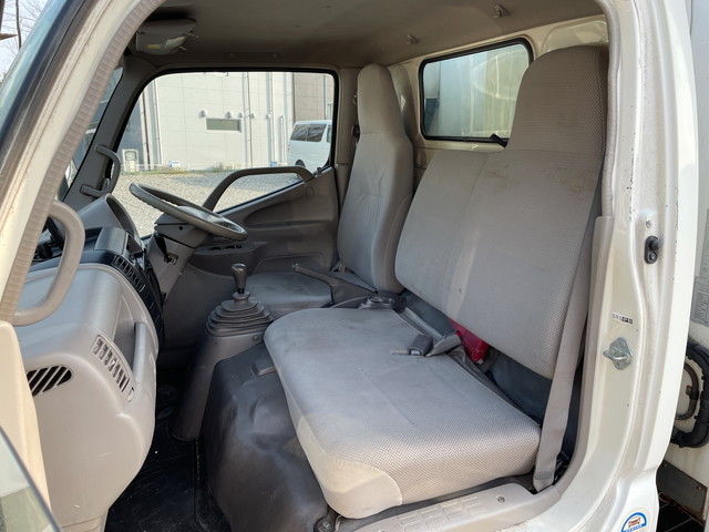 日野デュトロ冷凍車（冷蔵車）小型（2t・3t）[写真30]