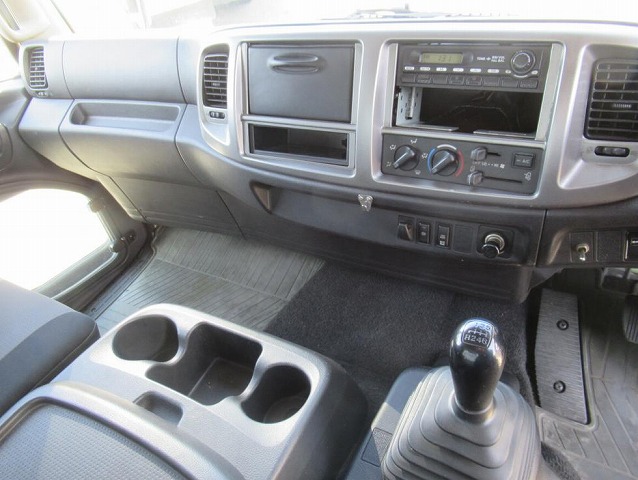 日野レンジャーアルミウイング中型（4t）[写真13]