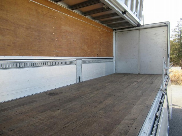 日野レンジャーアルミウイング中型（4t）[写真24]