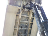 UDトラックスクオンダンプ大型（10t）[写真13]