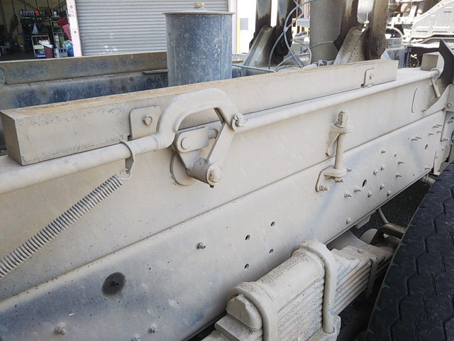 UDトラックスクオンダンプ大型（10t）[写真16]