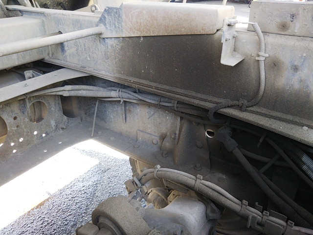 UDトラックスクオンダンプ大型（10t）[写真17]